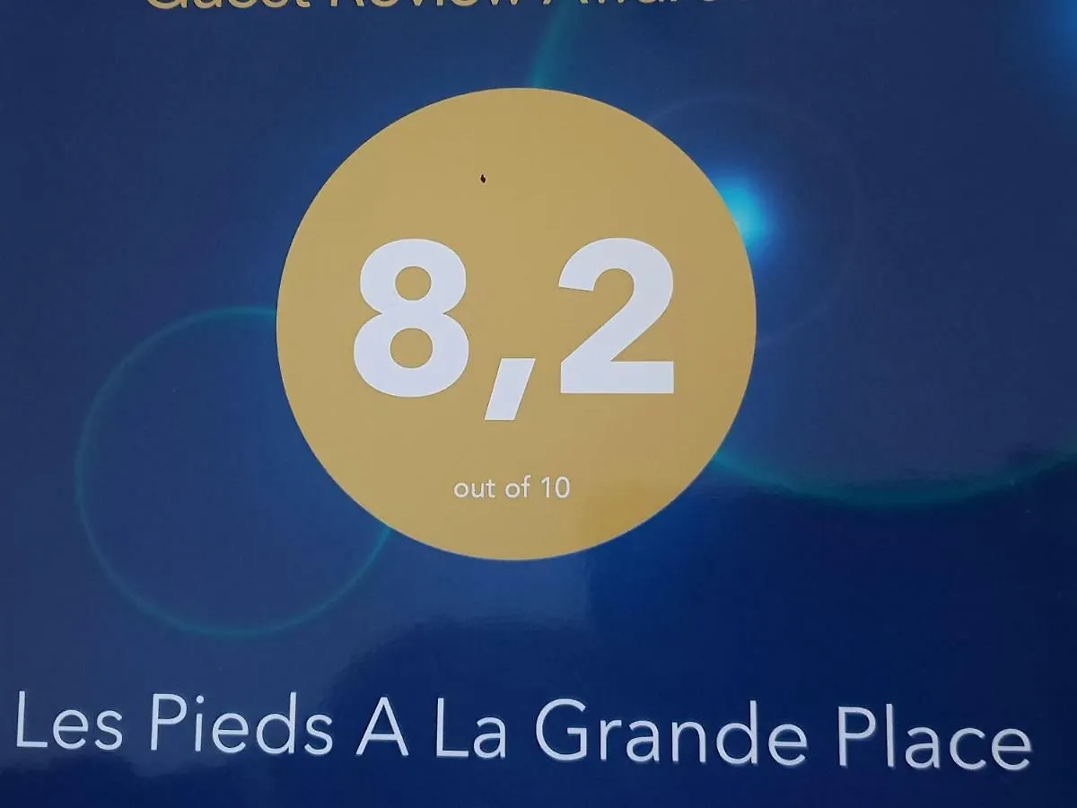 Les Pieds A La Grande Place Bruxelles